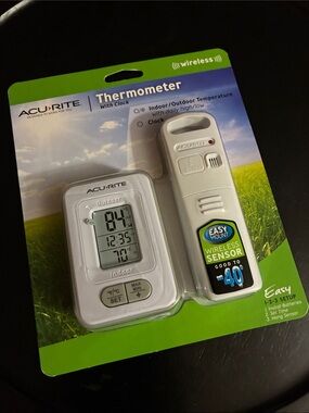 NEW! AcuRite Wireless Indoor/Outdoor Digital Thermometer with Clock